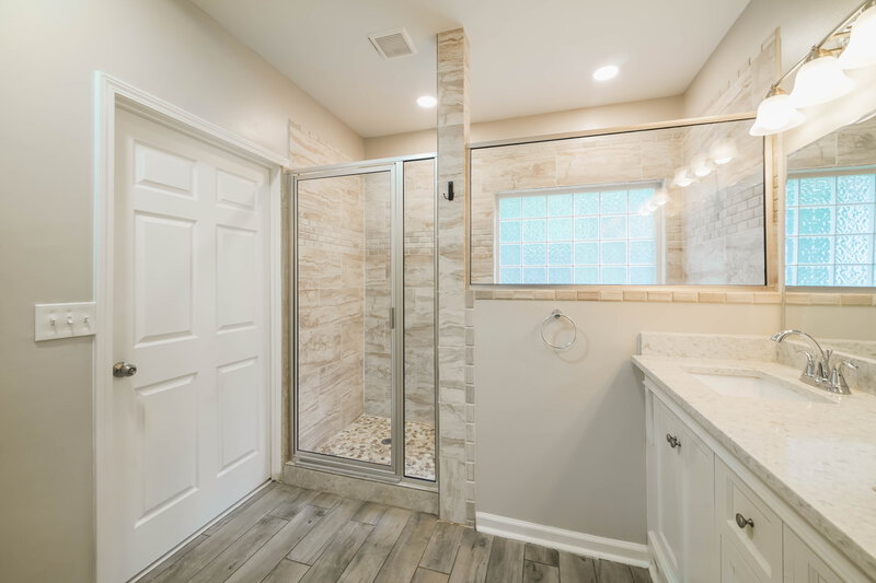2,335/Mo, 116 Freeman Forest Dr Newnan, GA 30265 Main Bathroom View 2