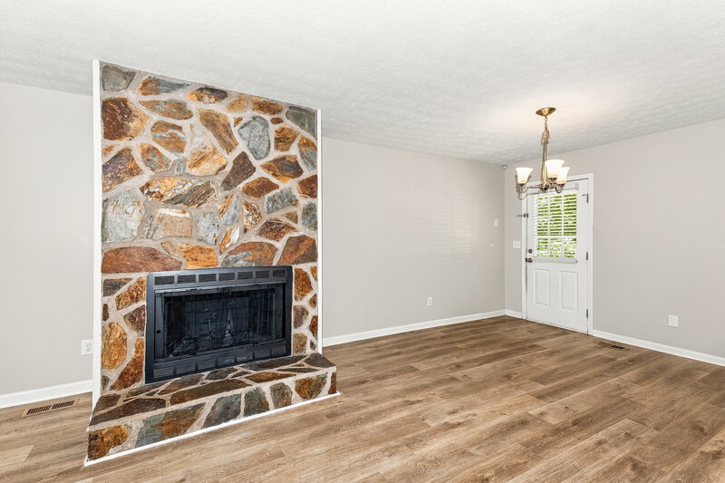 1,920/Mo, 295 Widgeon Dr Newnan, GA 30263 Family Room View 2