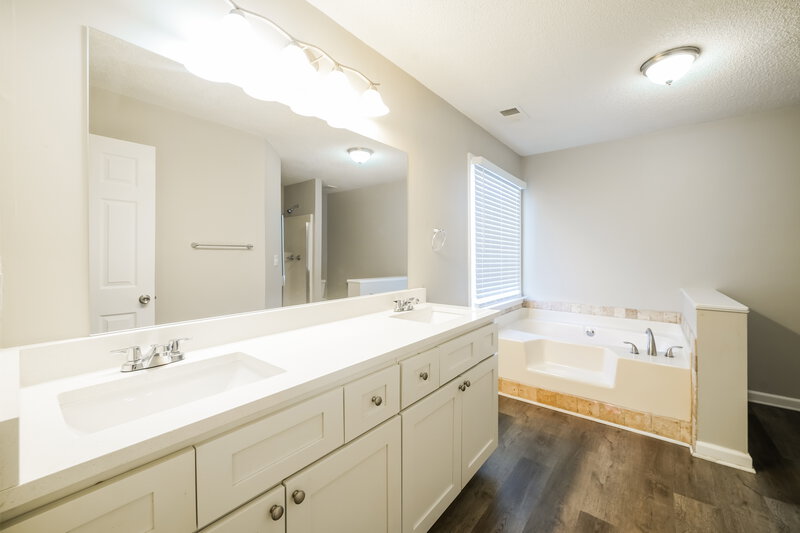 1,850/Mo, 4891 Country Cove Way Powder Springs, GA 30127 Main Bathroom View