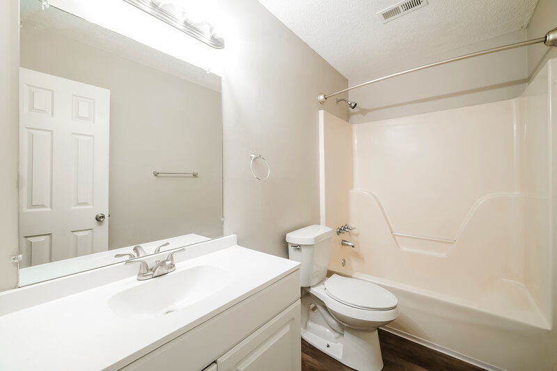 1,850/Mo, 4891 Country Cove Way Powder Springs, GA 30127 Bathroom View