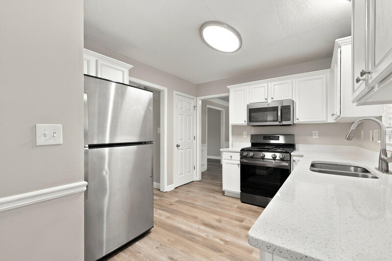 2,595/Mo, 12 Wrenfield Ln SE Smyrna, GA 30082 Kitchen View