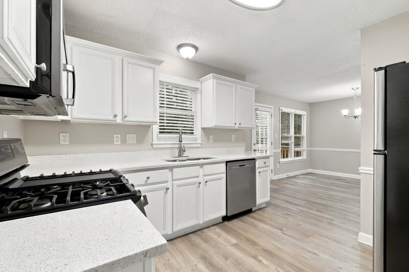 2,595/Mo, 12 Wrenfield Ln SE Smyrna, GA 30082 Kitchen View 2