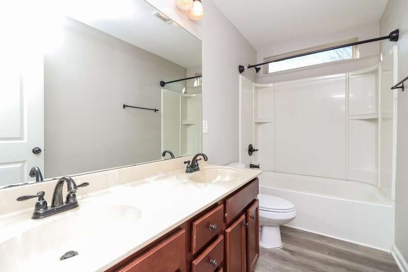 3,150/Mo, 3882 Reece Farms Dr Powder Springs, GA 30127 Bathroom View 2