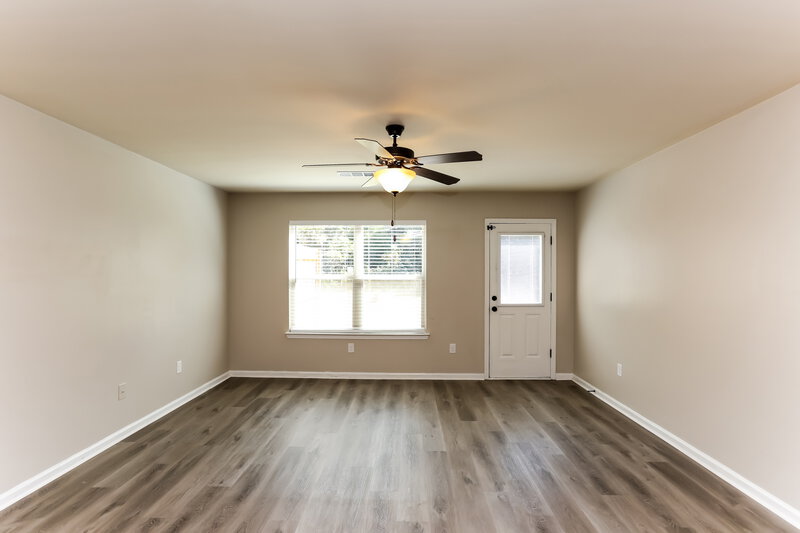 1,985/Mo, 270 Eagles Pkwy Covington, GA 30014 Living Room View