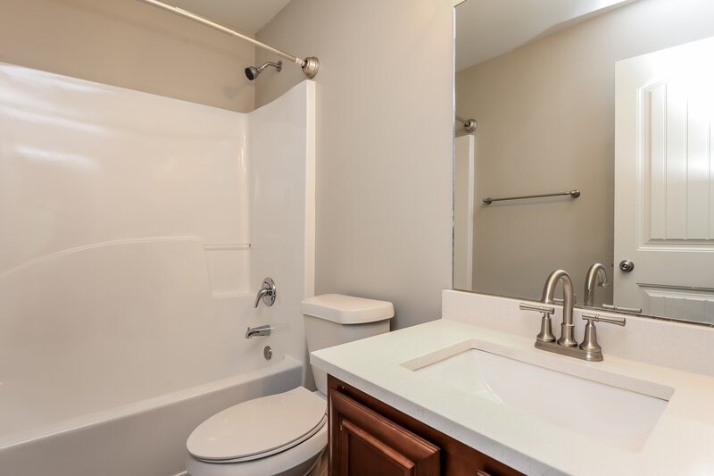 2,240/Mo, 216 Hidden Creek Point Canton, GA 30114 Main Bathroom View