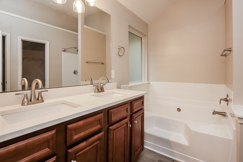 2,240/Mo, 216 Hidden Creek Point Canton, GA 30114 Bathroom View