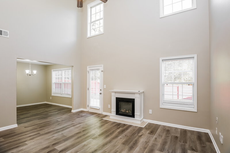 1,970/Mo, 6805 White Walnut Way Braselton, GA 30517 Living Room View 4