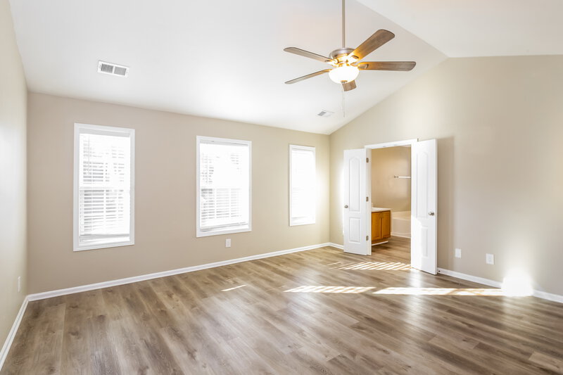 1,970/Mo, 6805 White Walnut Way Braselton, GA 30517 Main Bedroom View