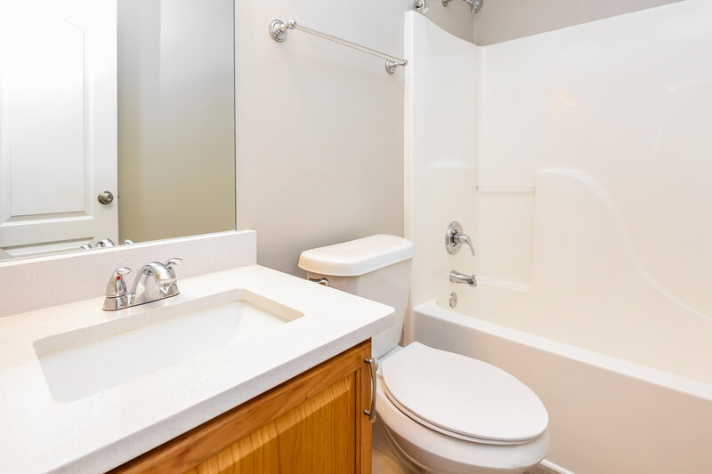 1,970/Mo, 6805 White Walnut Way Braselton, GA 30517 Bathroom View