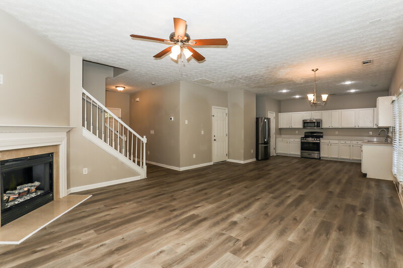 2,105/Mo, 3224 Sable Run Rd Atlanta, GA 30349 Living Room View 3