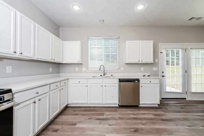 3,000/Mo, 3224 Sable Run Rd Atlanta, GA 30349 Kitchen View