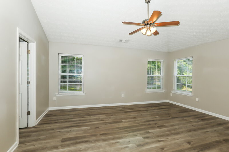 2,105/Mo, 3224 Sable Run Rd Atlanta, GA 30349 Main Bedroom View