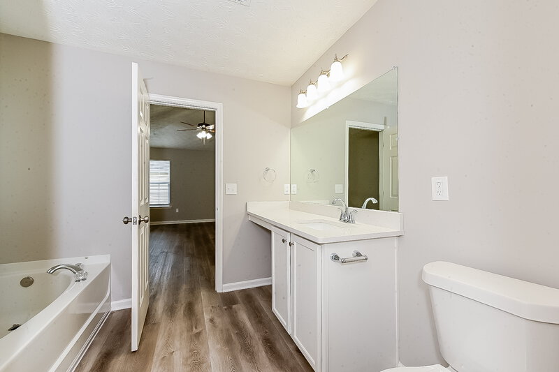 3,000/Mo, 3224 Sable Run Rd Atlanta, GA 30349 Main Bathroom View