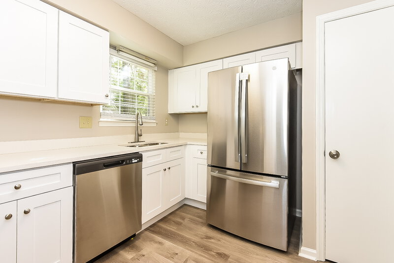 1,930/Mo, 923 Shiloh Ridge Run NW Kennesaw, GA 30144 Kitchen View 2