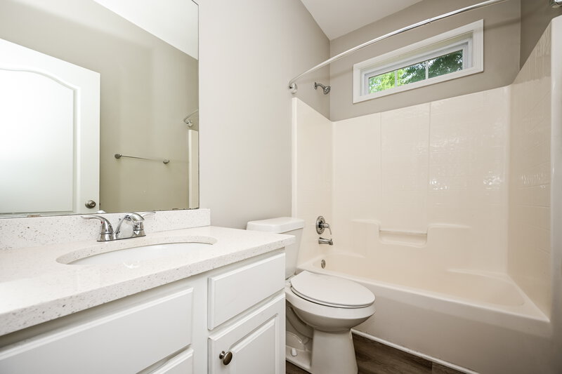2,455/Mo, 332 Southgate Dr Locust Grove, GA 30248 Bathroom View
