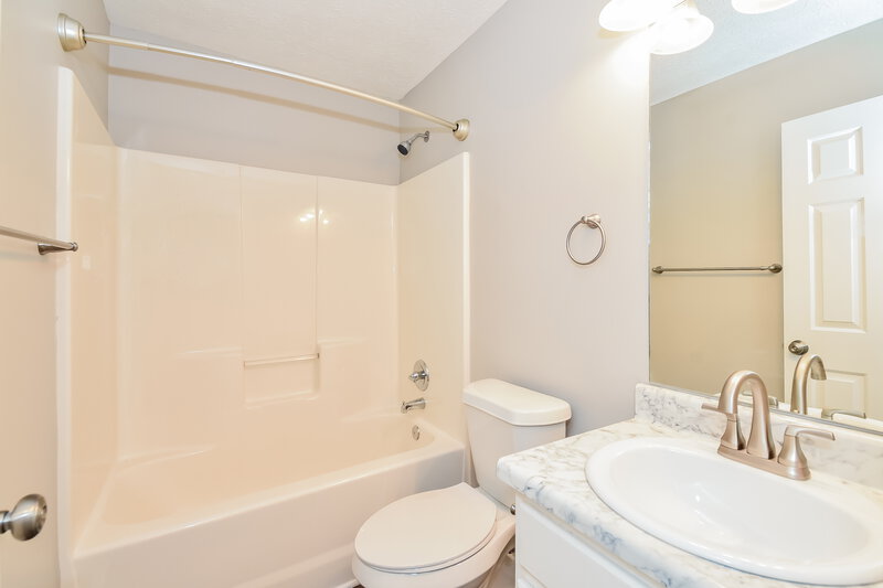 1,800/Mo, 109 Silver Ridge Dr Dallas, GA 30157 Bathroom View