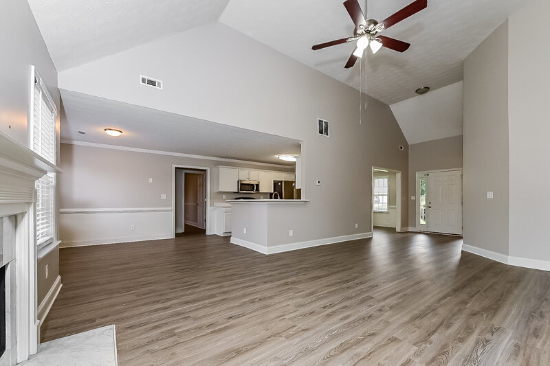 2,095/Mo, 20 Windpher Rdg Hampton, GA 30228 Living Room View