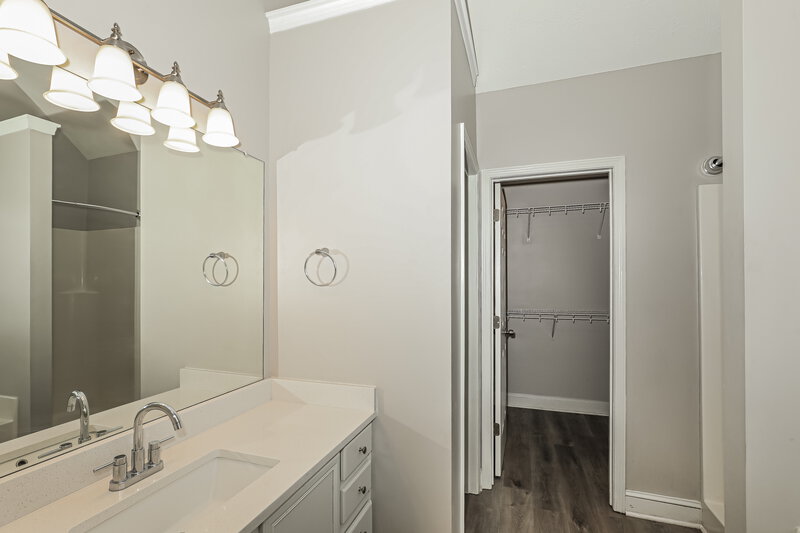 2,125/Mo, 20 Windpher Rdg Hampton, GA 30228 Main Bathroom View