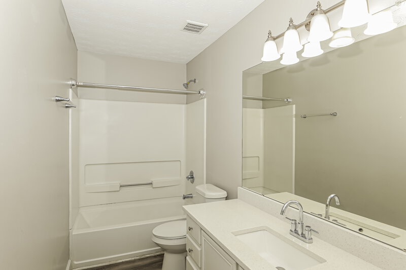 2,125/Mo, 20 Windpher Rdg Hampton, GA 30228 Bathroom View
