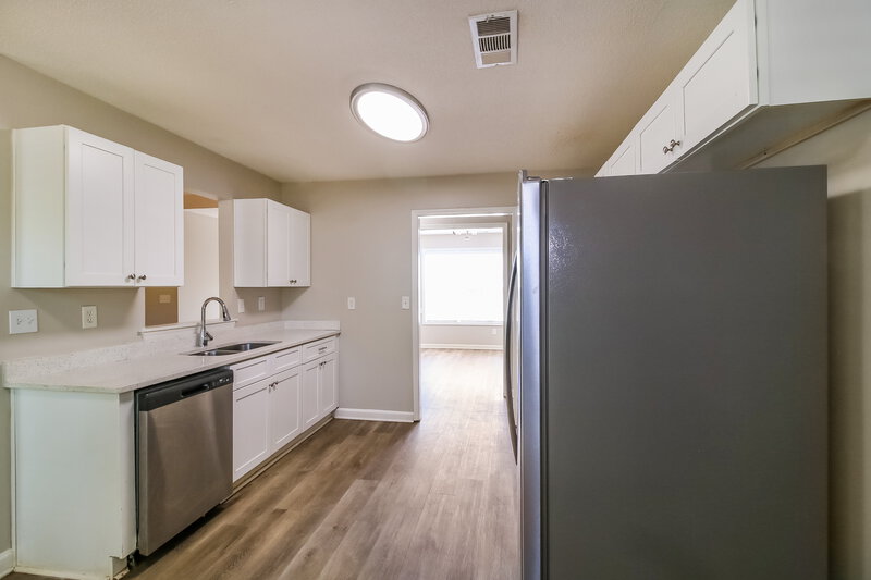 2,280/Mo, 915 Castlerock Way McDonough, GA 30253 Kitchen View