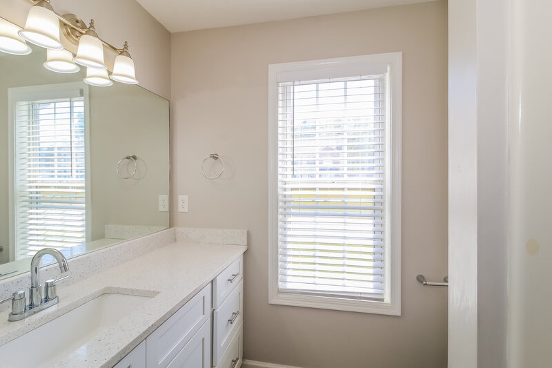 2,280/Mo, 915 Castlerock Way McDonough, GA 30253 Bathroom View