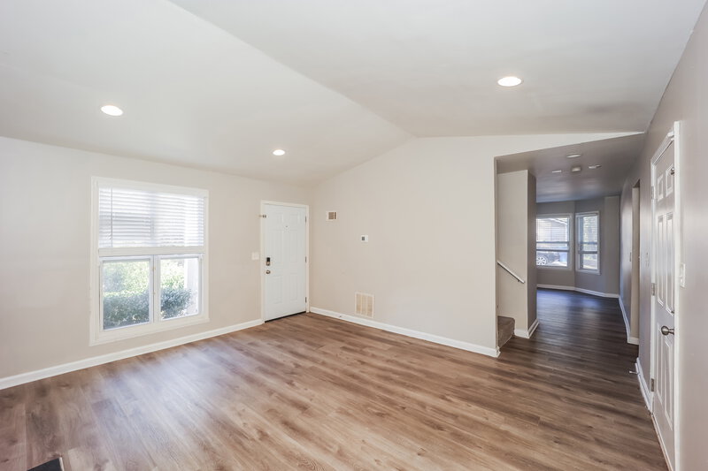 1,685/Mo, 5380 Forest Downs Cir College Park, GA 30349 Living Room View 3