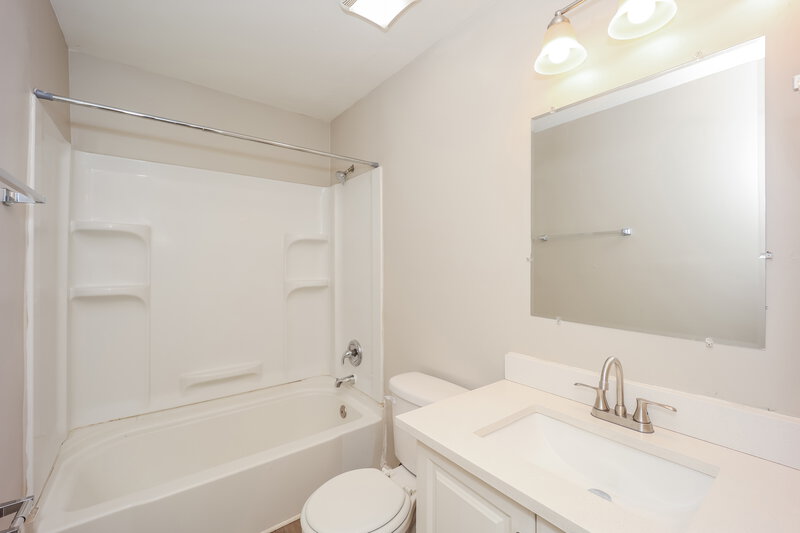 1,685/Mo, 5380 Forest Downs Cir College Park, GA 30349 Main Bathroom View