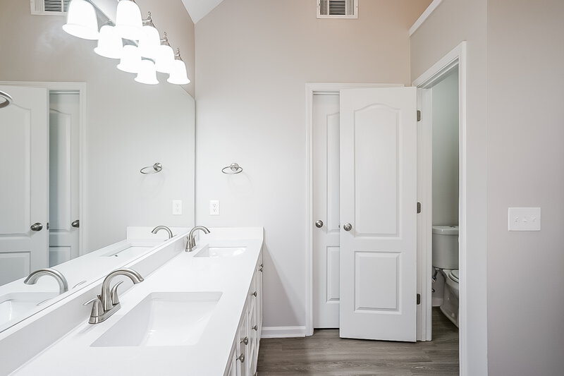 2,660/Mo, 2945 Nightfall Ter Douglasville, GA 30135 Main Bathroom View
