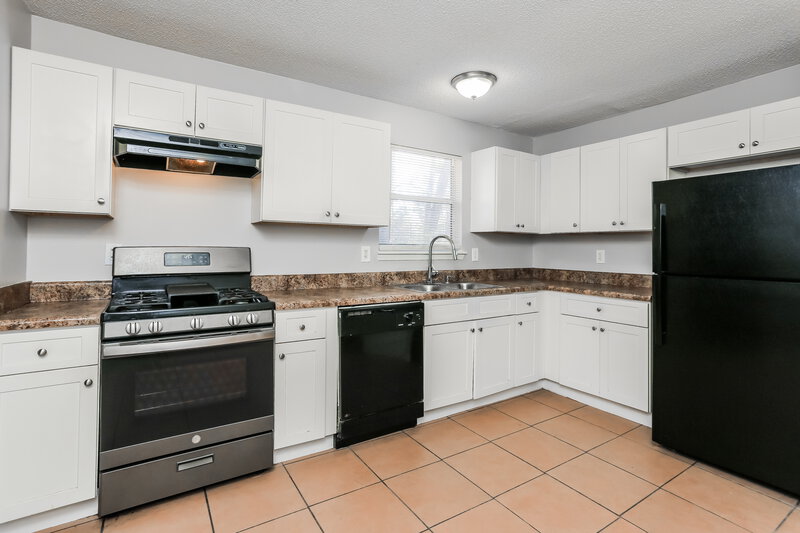 1,905/Mo, 3862 Narron Dr NW Atlanta, GA 30331 Kitchen View