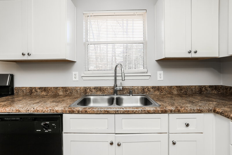 1,905/Mo, 3862 Narron Dr NW Atlanta, GA 30331 Kitchen View 2