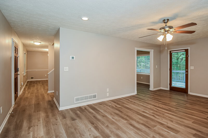 2,960/Mo, 650 Kurtz Rd Marietta, GA 30066 Living Room View 2