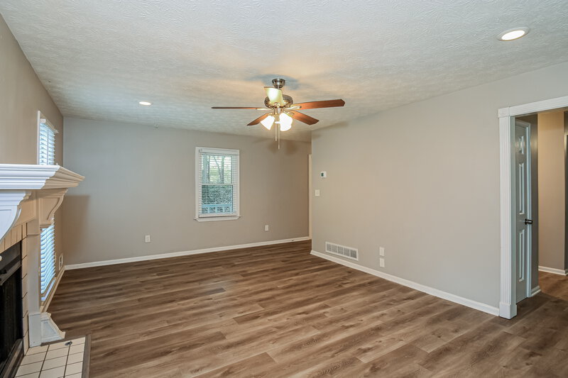 2,960/Mo, 650 Kurtz Rd Marietta, GA 30066 Living Room View 3