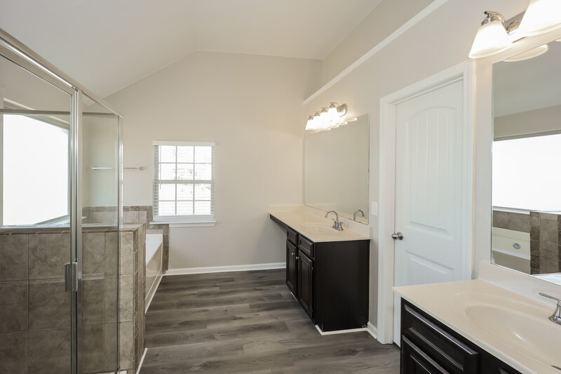 3,530/Mo, 6728 Oak Hill Pl Fairburn, GA 30213 Main Bathroom View