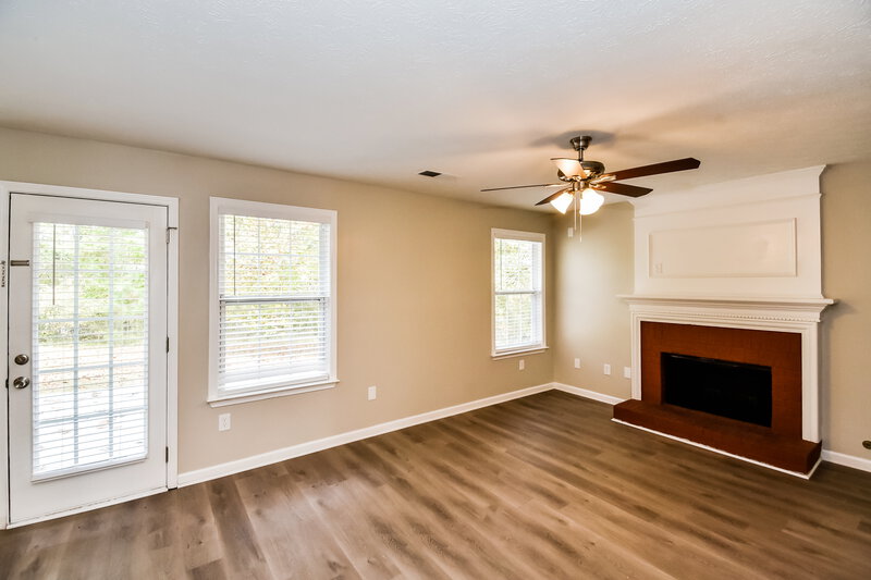 2,245/Mo, 4970 Promenade Dr SW Atlanta, GA 30331 Living Room View