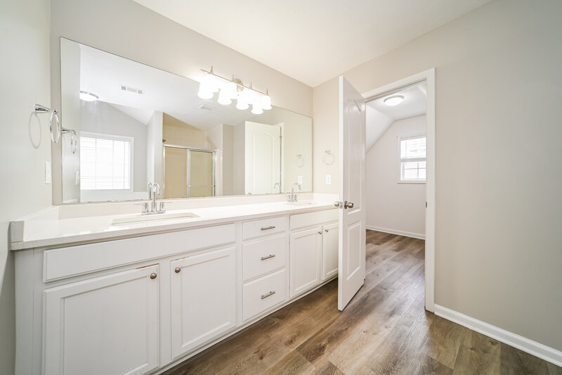 2,495/Mo, 129 Makenna Dr Hampton, GA 30228 Main Bathroom View 2