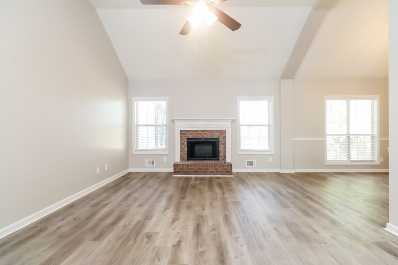 1,945/Mo, 250 Ashley Oaks Dr McDonough, GA 30253 Living Room View