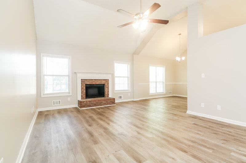 1,945/Mo, 250 Ashley Oaks Dr McDonough, GA 30253 Living Room View 3