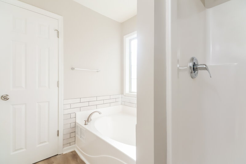 1,945/Mo, 250 Ashley Oaks Dr McDonough, GA 30253 Main Bathroom View