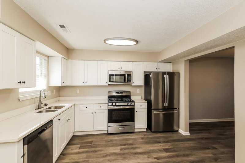 2,095/Mo, 7605 Briar Crest Ct Riverdale, GA 30296 Kitchen View 2