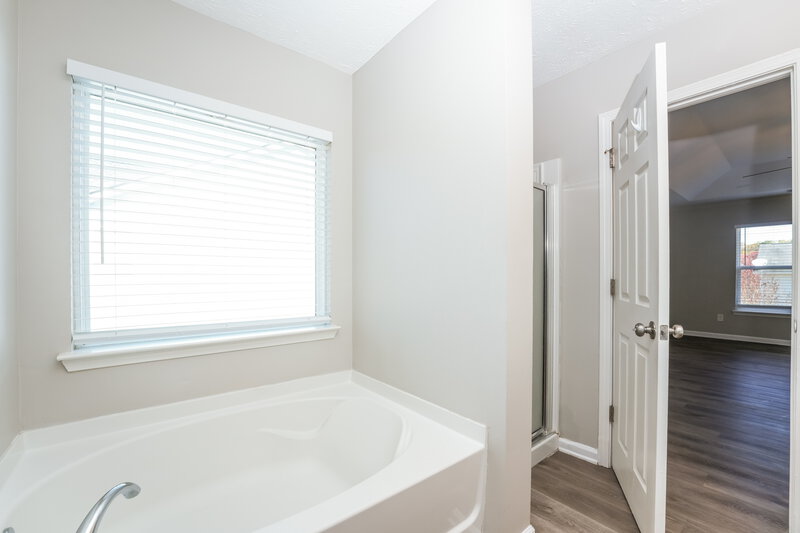 1,970/Mo, 1928 White Top Rd Lawrenceville, GA 30045 Main Bathroom View 2