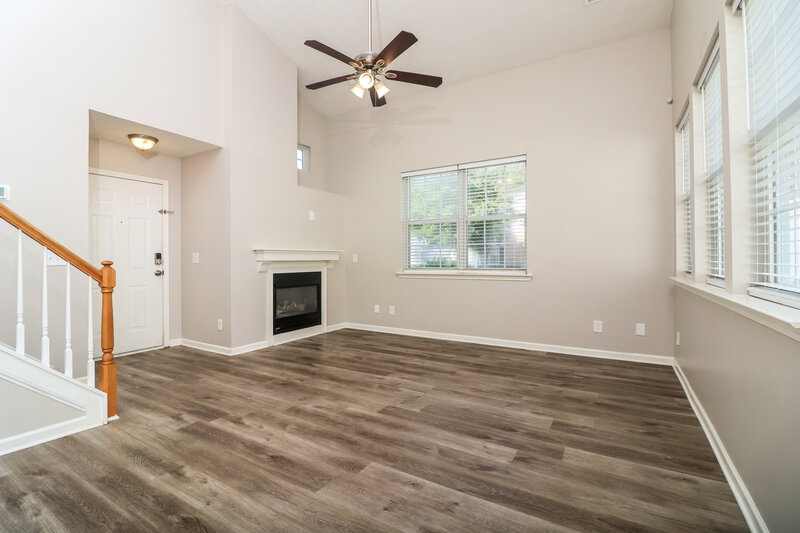 2,165/Mo, 1255 W Oaks Way Woodstock, GA 30188 Living Room View 2