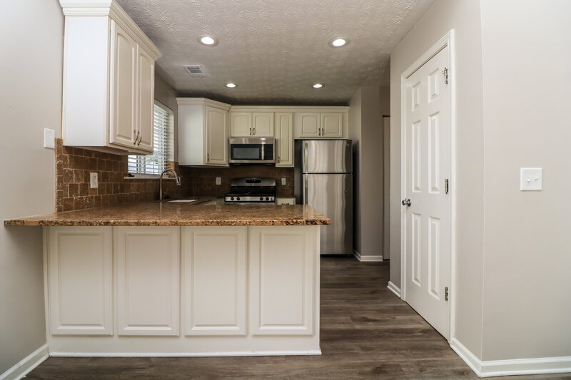 2,165/Mo, 1255 W Oaks Way Woodstock, GA 30188 Kitchen View