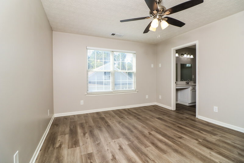 2,165/Mo, 1255 W Oaks Way Woodstock, GA 30188 Main Bedroom View
