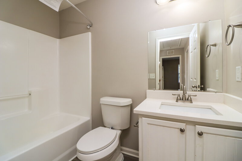 2,165/Mo, 1255 W Oaks Way Woodstock, GA 30188 Bathroom View