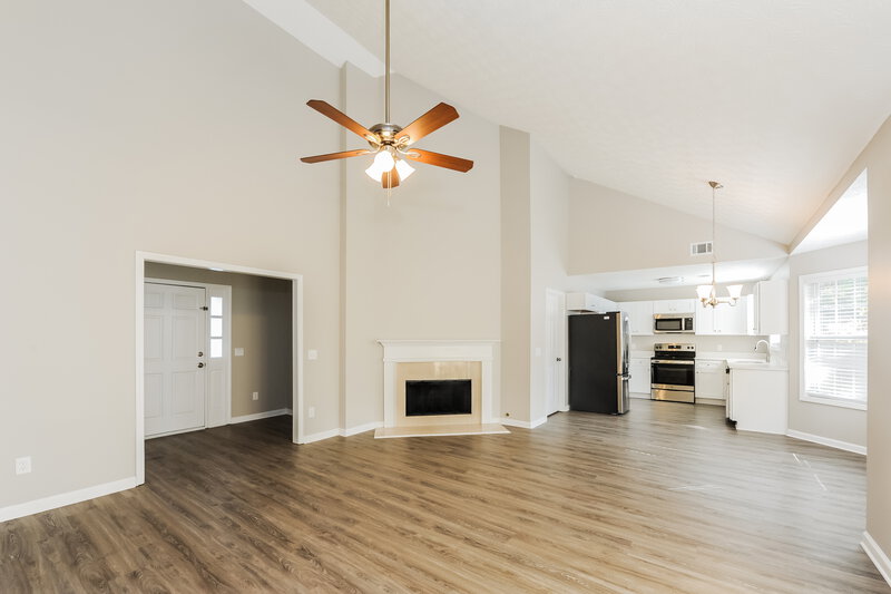 1,925/Mo, 2057 Colony Dr Canton, GA 30114 Living Room View