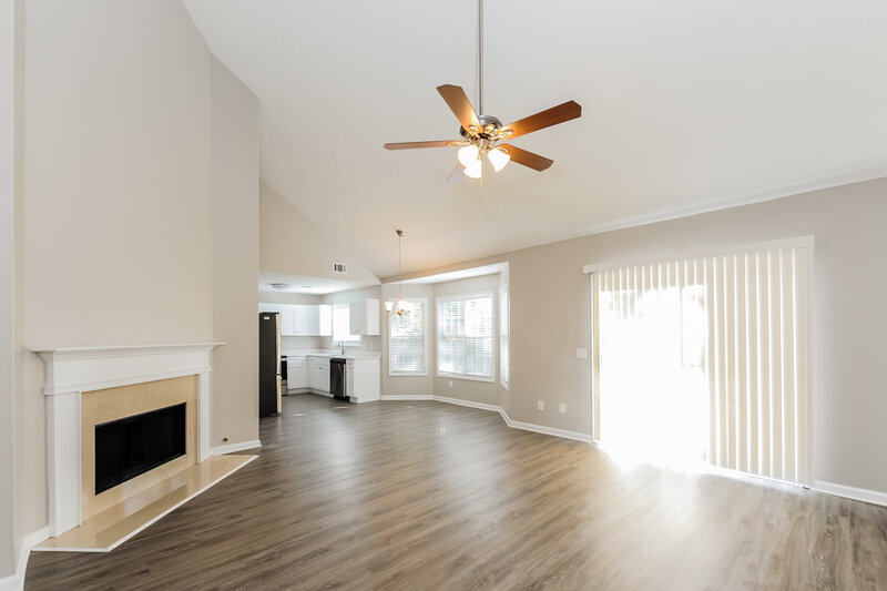 1,925/Mo, 2057 Colony Dr Canton, GA 30114 Living Room View 2
