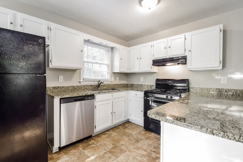 1,875/Mo, 217 Landing Dr Powder Springs, GA 30127 Kitchen View 2