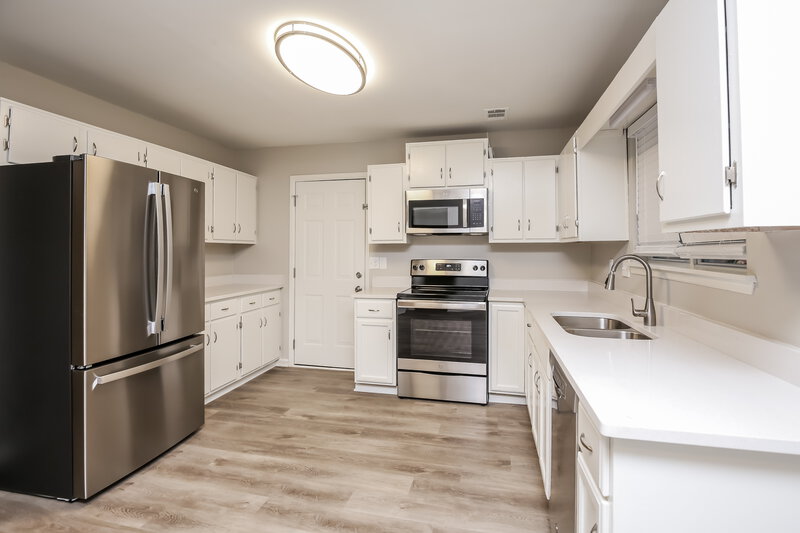 4,030/Mo, 3730 Rhoanoke Ct Duluth, GA 30096 Kitchen View