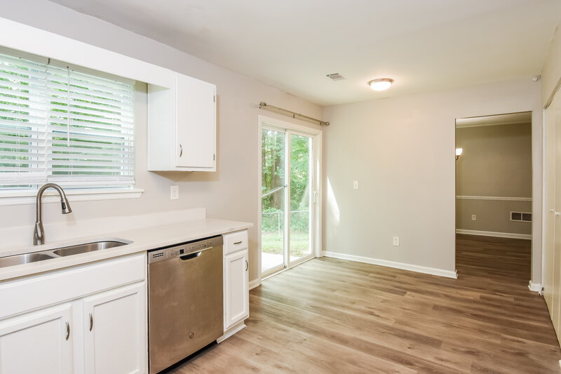 2,165/Mo, 3730 Rhoanoke Ct Duluth, GA 30096 Kitchen View 2