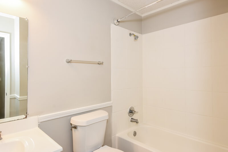 2,165/Mo, 3730 Rhoanoke Ct Duluth, GA 30096 Main Bathroom View